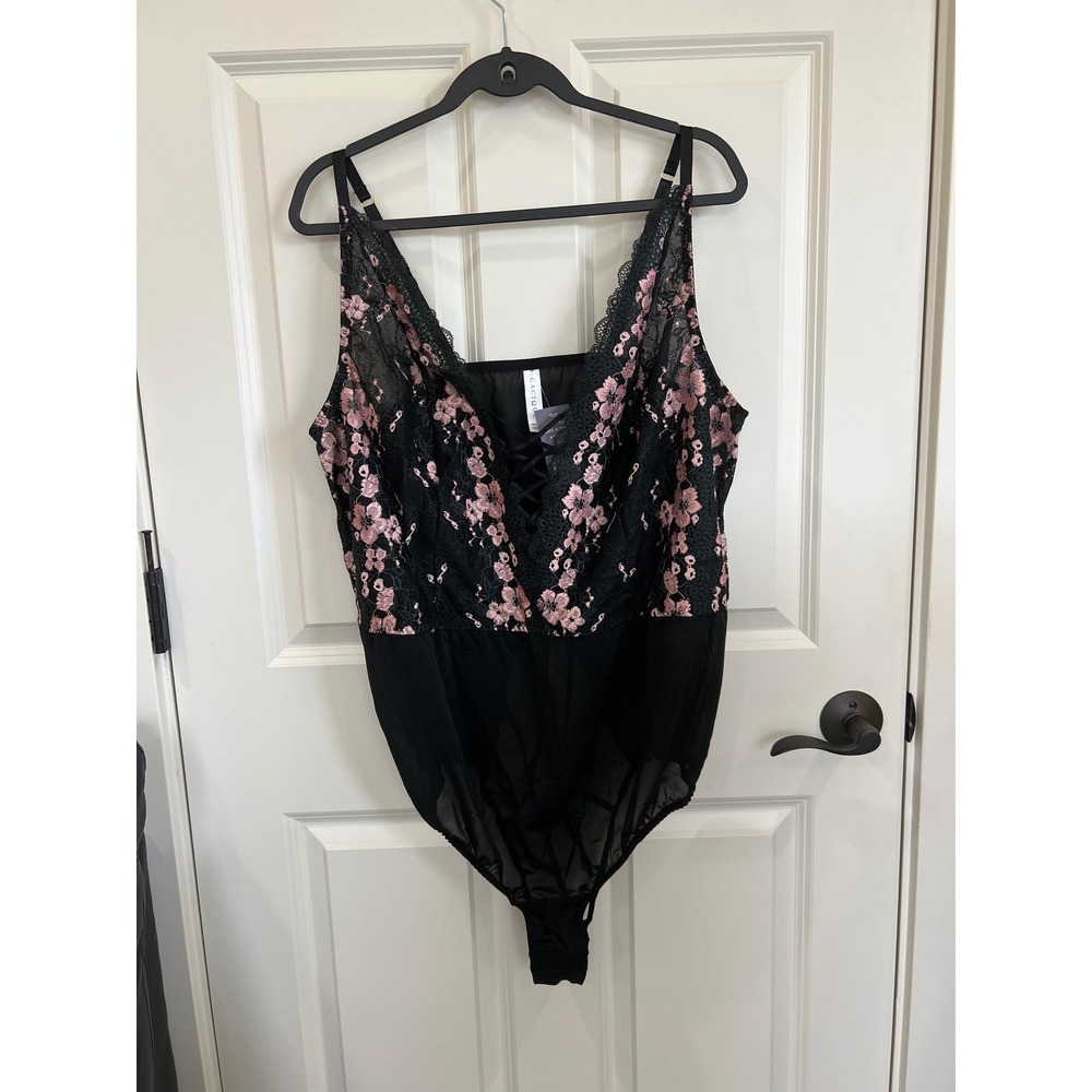 NWT Cacique Lace Teddy Bodysuit Black Pink Size 26/28